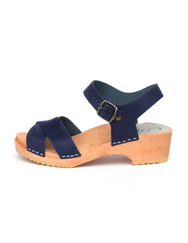 Sandalias suecas bajas en madera y cuero cruzado