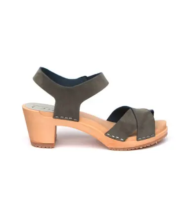 Sandals Swedish woman wood leather bare feet heels Bali