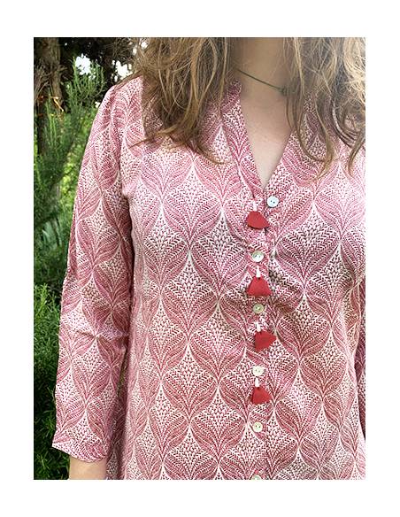 Elegante y elegante camisa modal con cuello mao y botones de pompón.