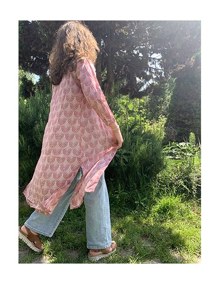 Gilet chemise rouge boutons en nacre et pompons rouges 