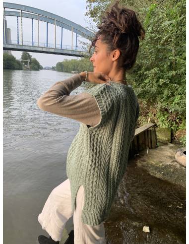 Modischer ärmelloser Pullover in Wassergrün und Creme