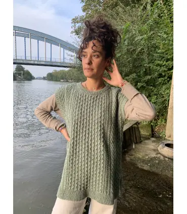 Pull sans manches très tendance vert d'eau ou crème  col rond