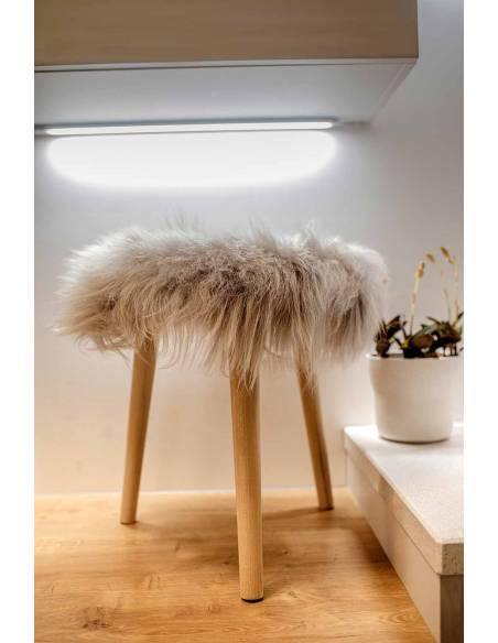 Tabouret rond bois et véritable peau de mouton poils longs