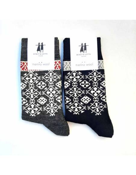 Chaussettes créateurs laine mérinos fantaisie bengt and lotta design nordique  noir et gris  motifs ethnique 