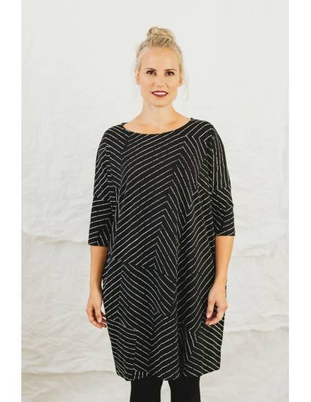 Robe courte femme aux motifs asymétriques Bicolore Noire et Blanche 