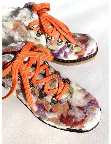 Bottines mi chevilles en cuir et fourrure chaude et tendance orange et colorée