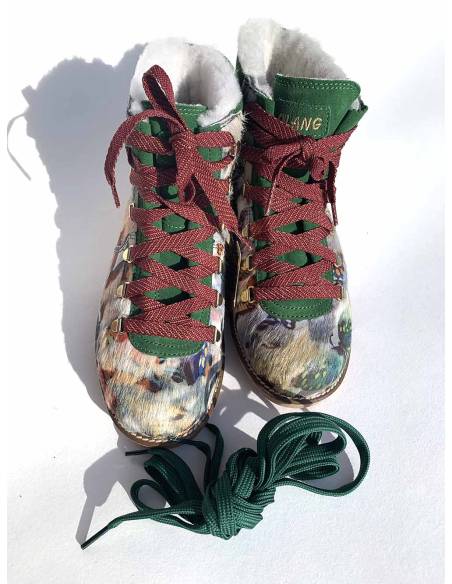 Bottines femme en cuir et fourrure chaude et tendance verte et multicolore avec des lacets rouges top pour l'hiver 