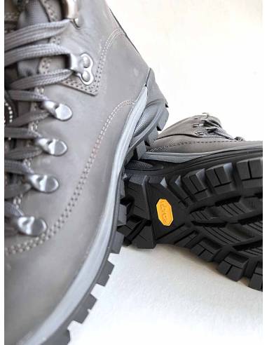 Botas cortos de hombre en  hidro repelente cuero natural York