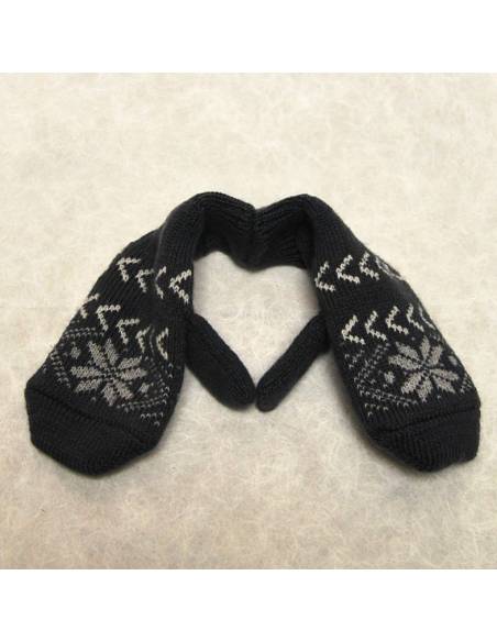 Nordic mittens wool