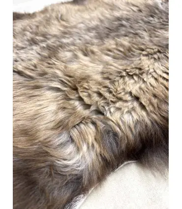 Peau de mouton véritable de décoration fauve naturelle peau d'agneau islandaise 