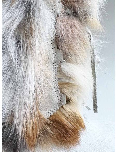 Bottes luxueuses femme fourrure et cuir de vache marron et blanche broderie et festonné sur daime clair grisé avec lacets en dai