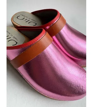 chaussures femme en bois et cuir brillant rose 