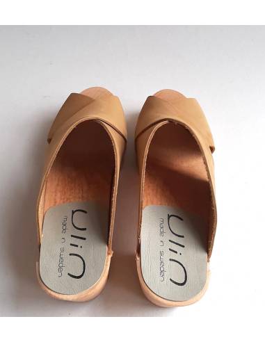 Sabot mule suédoise à talons bois et cuir beige nubuck