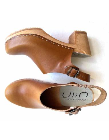 Sandales suédoises femme en bois à talons hauts et à brides articulées style scandinave nordique 