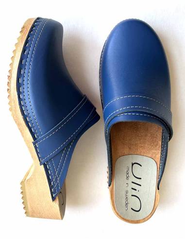 Sabots bois femme ou homme en cuir bleu marine avec surpiqures
