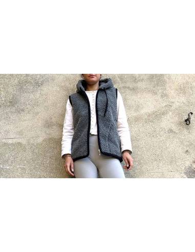 Waistcoat sleevesless pure wool with ZIP and hood