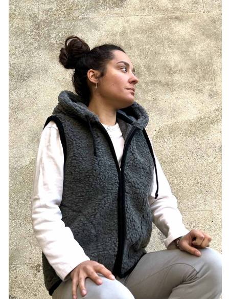 Veste pure laine avec capuche et fermeture ZIP gris foncé et noir 