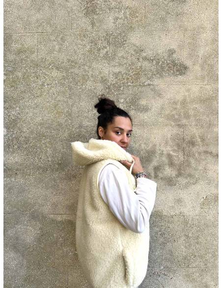 Veste pure laine avec capuche et fermeture ZIP sans manches avec poches 