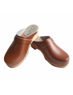 Timeless Swedish clogs for men and women in smooth leather