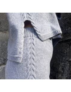 Pantalon en laine mérinos jambe large en maille fines et larges en jersey et motif torsades  2