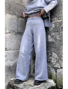 Pantalon en laine mérinos jambe large en maille fines et larges en jersey et motif torsades 