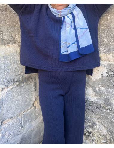 Pull en laine merinos et maille jersey à motif torsades  asymétrique oversize bleu et gris 