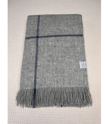 Plaids en pure laine scandinave carré gris ou marron