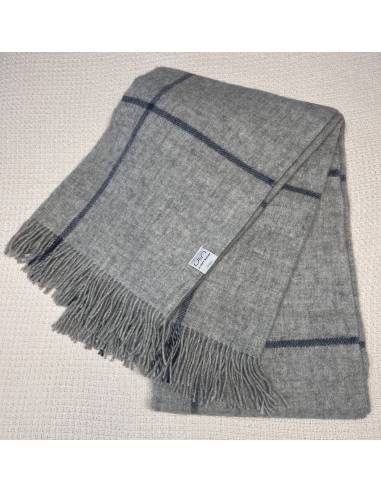Pure scandinavian wool throws chestnut brown or grey