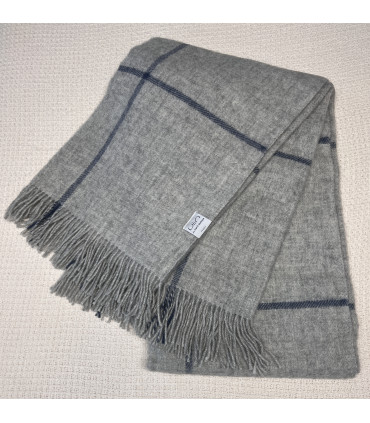 Plaids en pure laine scandinave carré gris ou marron