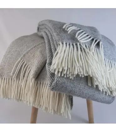Plaid chaud motifs couture en pure laine GAM