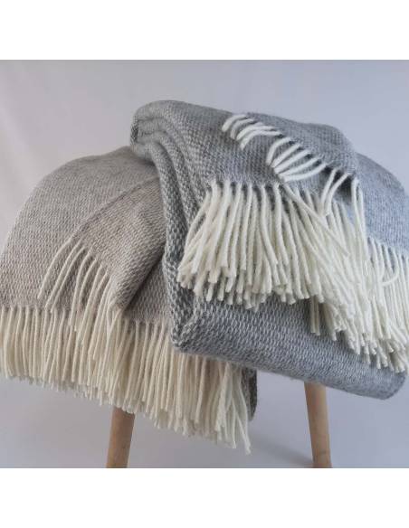 Warmes Plaid mit Diamant-Chevrons aus reiner Wolle
