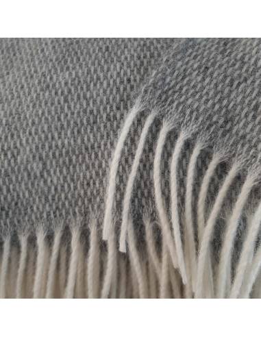 Plaid chaud motifs couture en pure laine GRIS