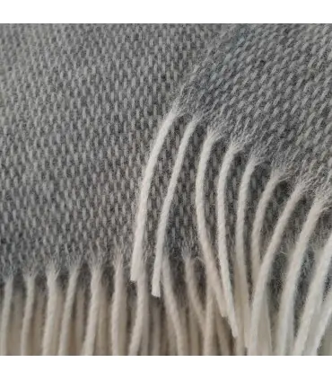 Plaid chaud motifs couture en pure laine GRIS