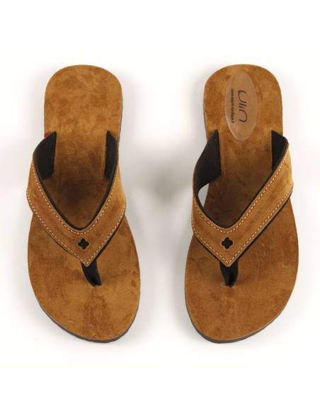 Chanclas de mujer y hombre en piel de ante caqui o coñac