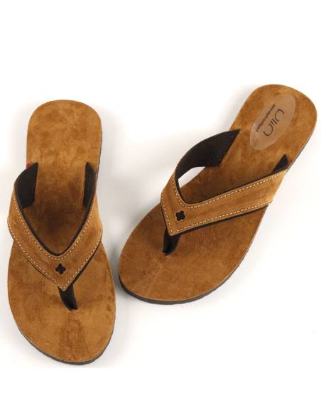 Chanclas de mujer y hombre en piel de ante caqui o coñac