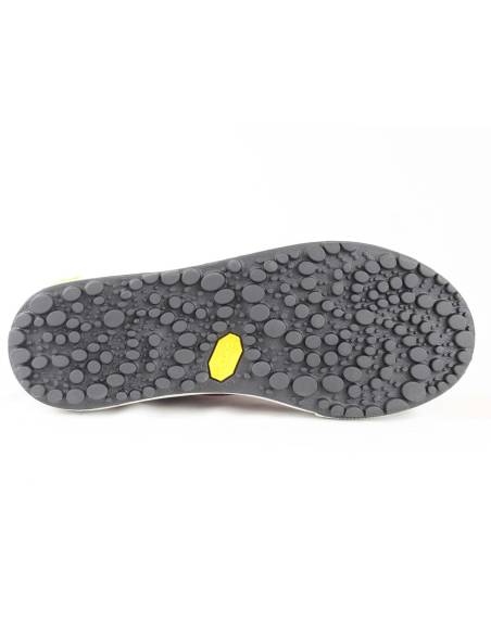 Women's snow boots with Vibram SOUND soles