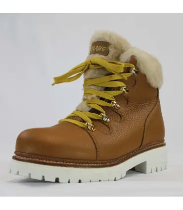 Women's warm boots in cognac hydro leather with sheepskin wool lining