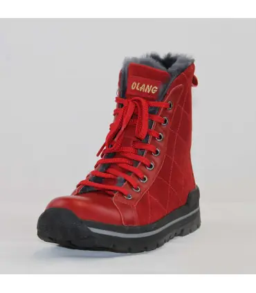 Warme Damenstiefel aus rotem Hydro-Wildleder und gefüttert mit echter Wolle.