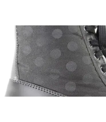Damen-Stiefeletten aus wasserabweisendem Leder in Schwarz mit schwarzen Punkten- olang daze.