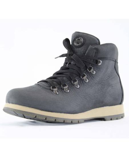 Warm men's winter boots in black oiled leather with thinsulate lining
