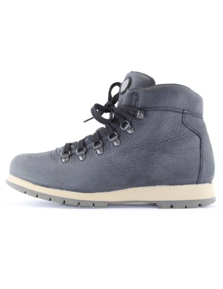 Warm men's winter boots in black oiled leather with thinsulate lining