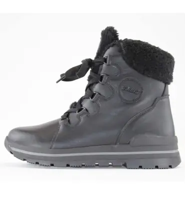 Women's warm winter boots in smooth black leather with virgin wool lining