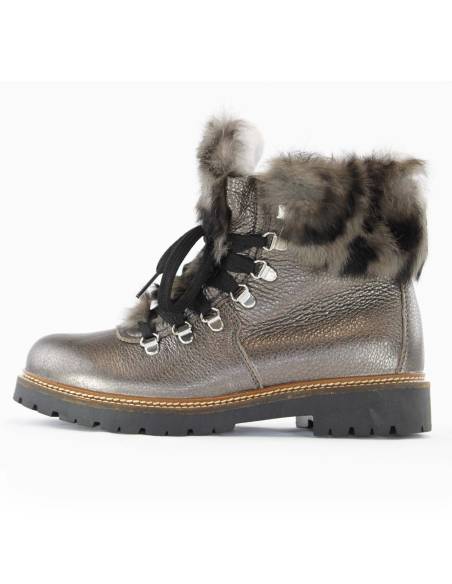 Damenstiefel aus bronzefarbenem Metallic-Leder und Kaninchenkragen mit Leopardenmuster