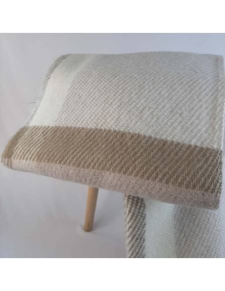Warmes Plaid mit Diamant-Chevrons aus reiner Wolle