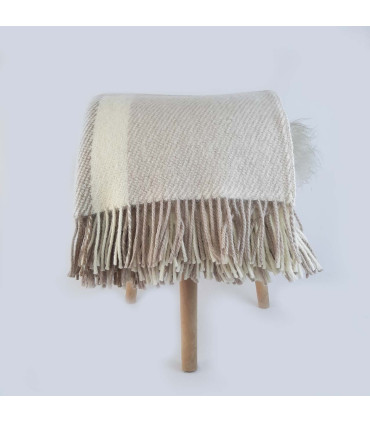 Warm diamond herringbone blanket in pure wool