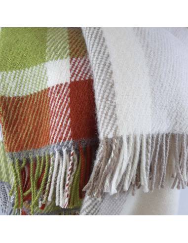 Warm diamond herringbone blanket in pure wool