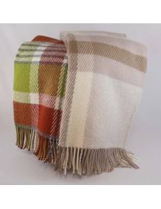 Warm diamond herringbone blanket in pure wool