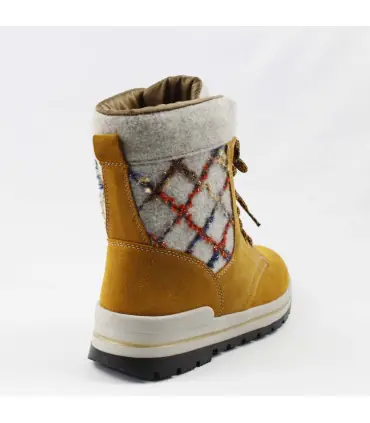 Women's warm shoes in yellow hydro leather and patterned real wool collar