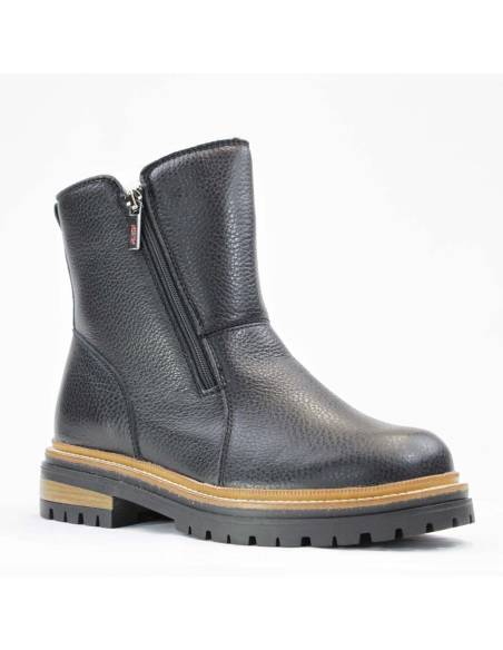 Warm black cowhide winter boots for women