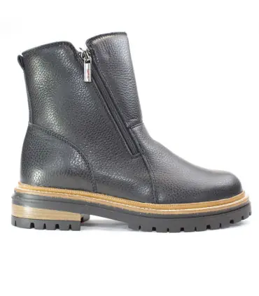 Warm black cowhide winter boots for women